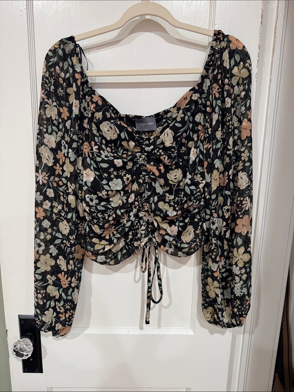 Dress Up L Black Floral Ruched Long-Sleeve Crop Top
